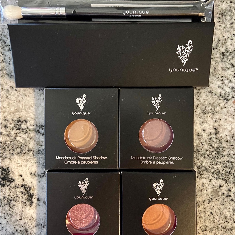 **SOLD ON MERCARI**Younique Eyeshadow Pallet - NIB